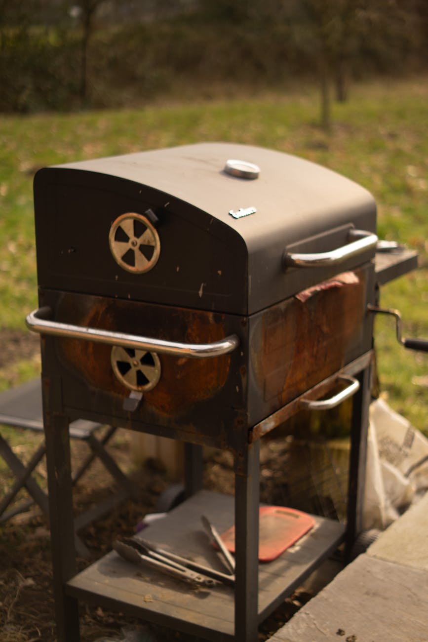 Why Your Smoker Temperature Swings (And How to Stabilize It)